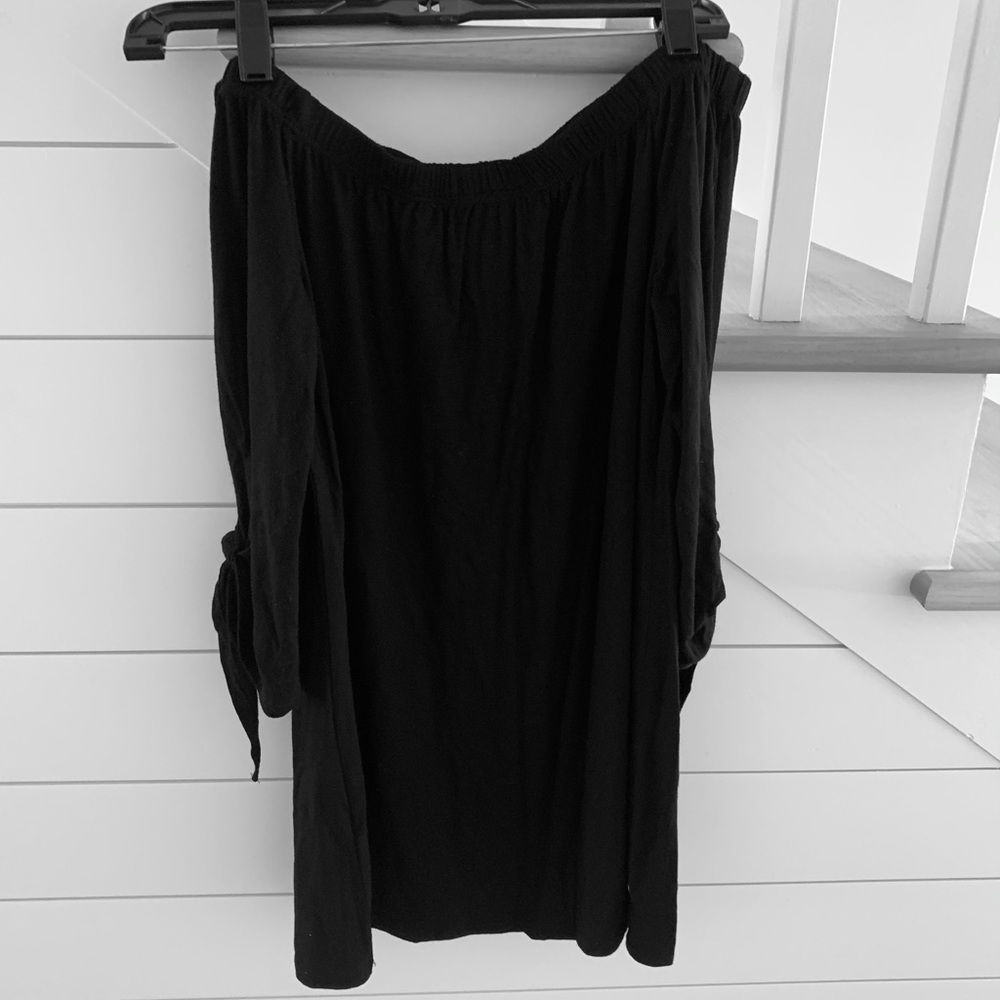 Black Off shoulder top with Tie Sleeves, L